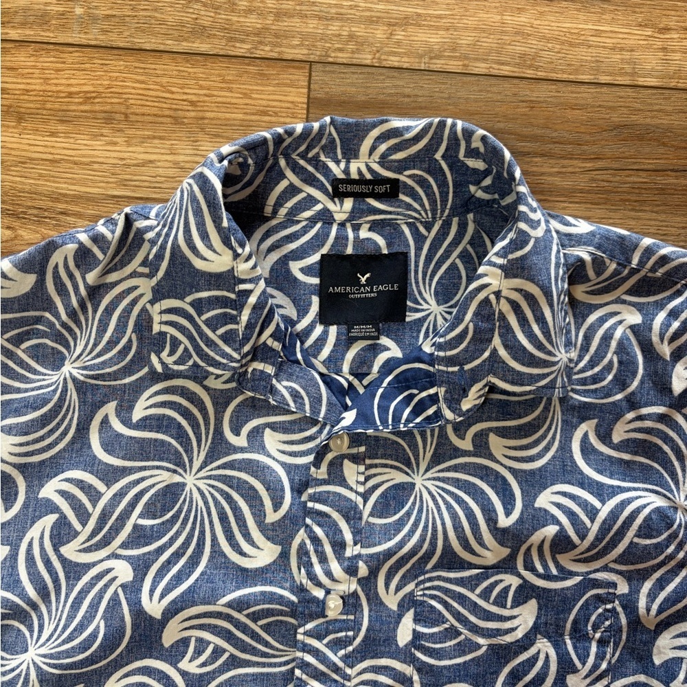 American Eagle Seriously Soft blue short-sleeve button-down shirt - Picture 6 of 13